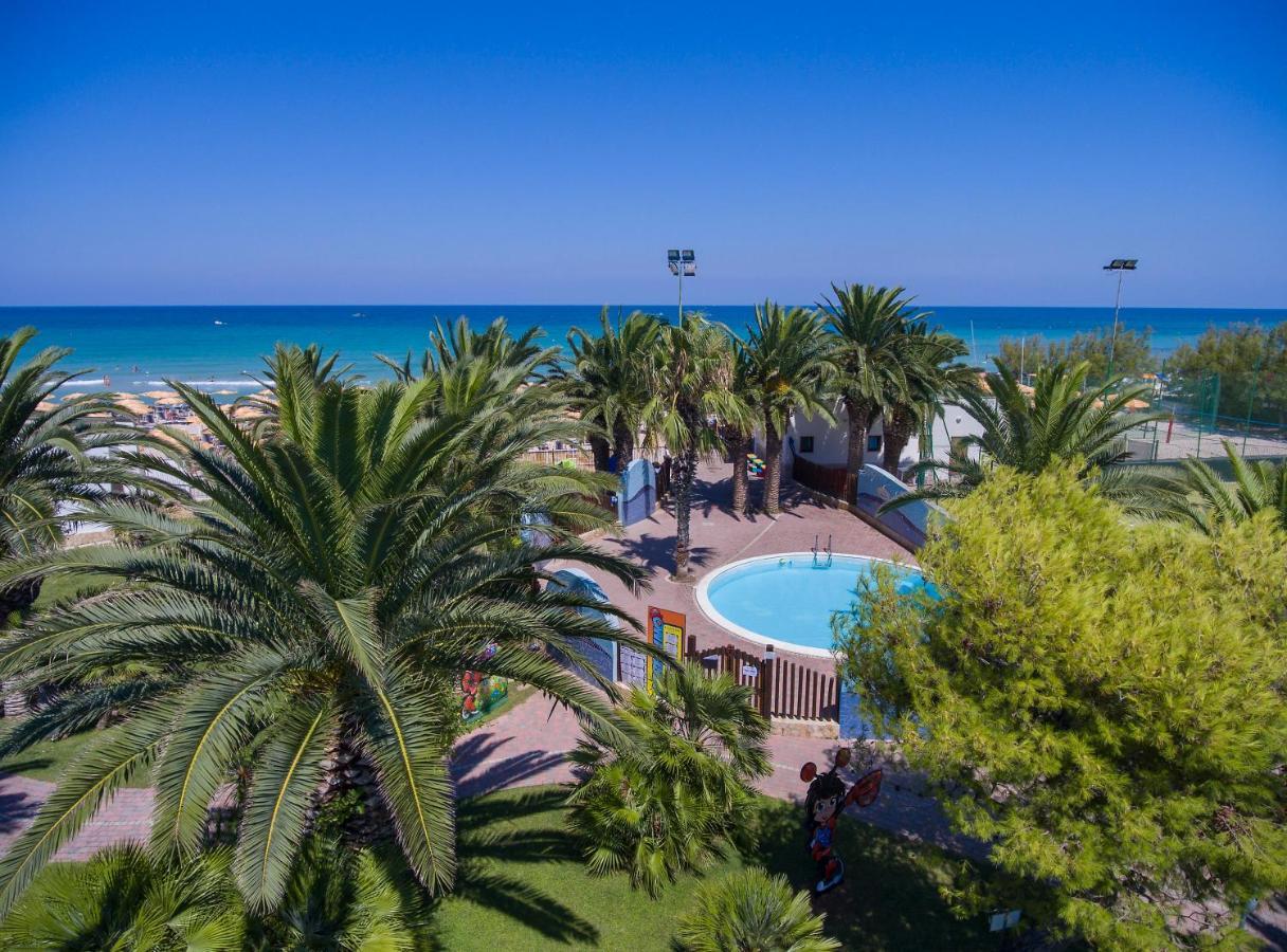 Granserena Hotel Torre Canne Esterno foto