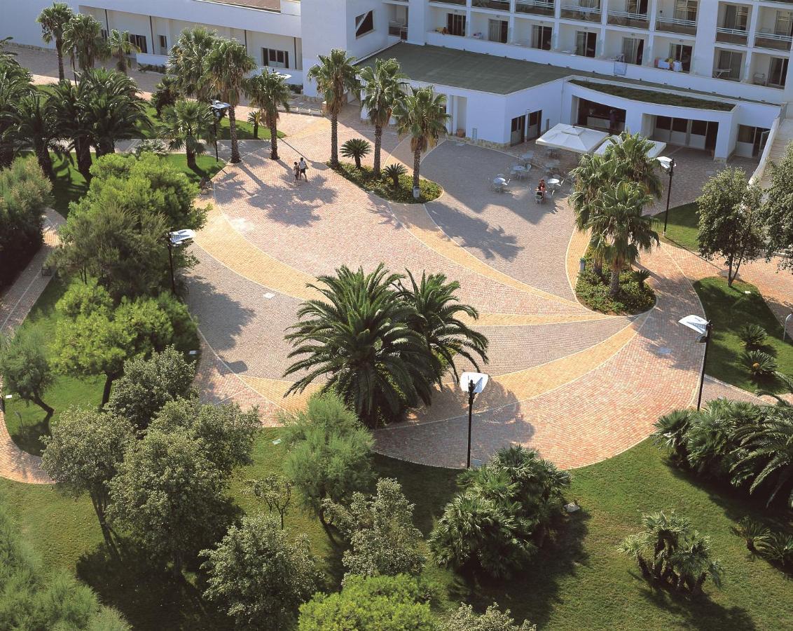 Granserena Hotel Torre Canne Esterno foto